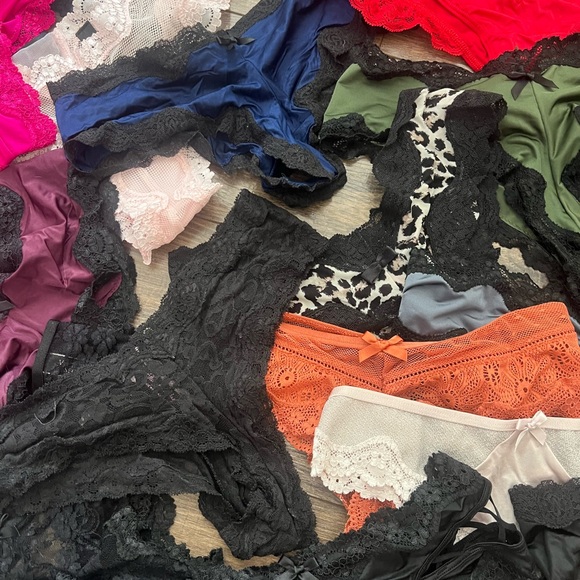 Victoria’s Secret lot!! Panties and bralettes and lingerie - Picture 7 of 16